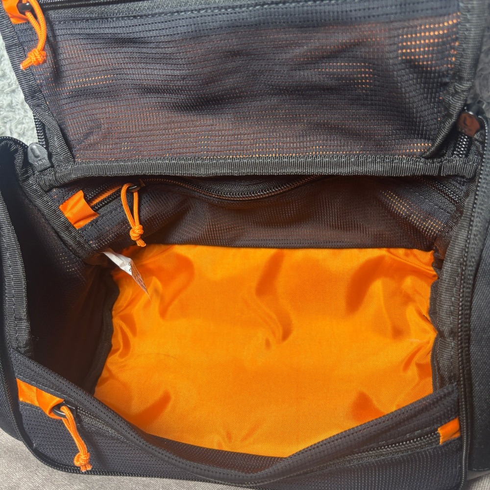 Orvis Black Ballistic Nylon Hanging Toiletry Kit Dopp Bag Orange Interior - Picture 7 of 7